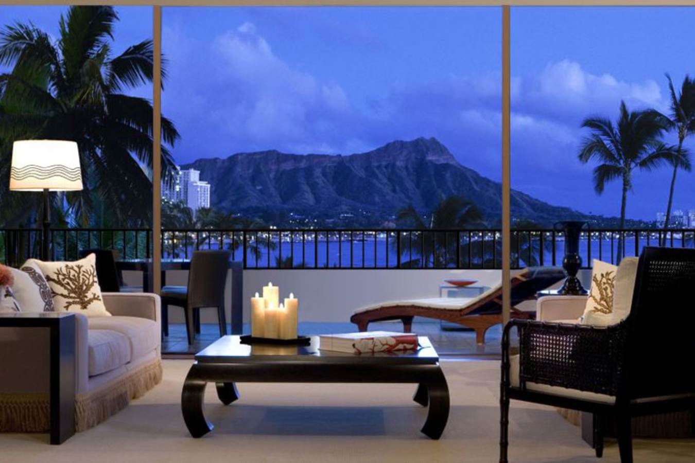 Suite sitting area - Halekulani