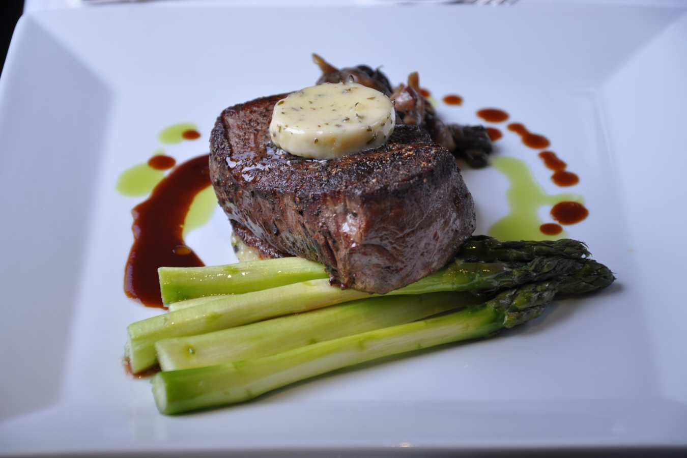Seven Glaciers dining - The Hotel Alyeska