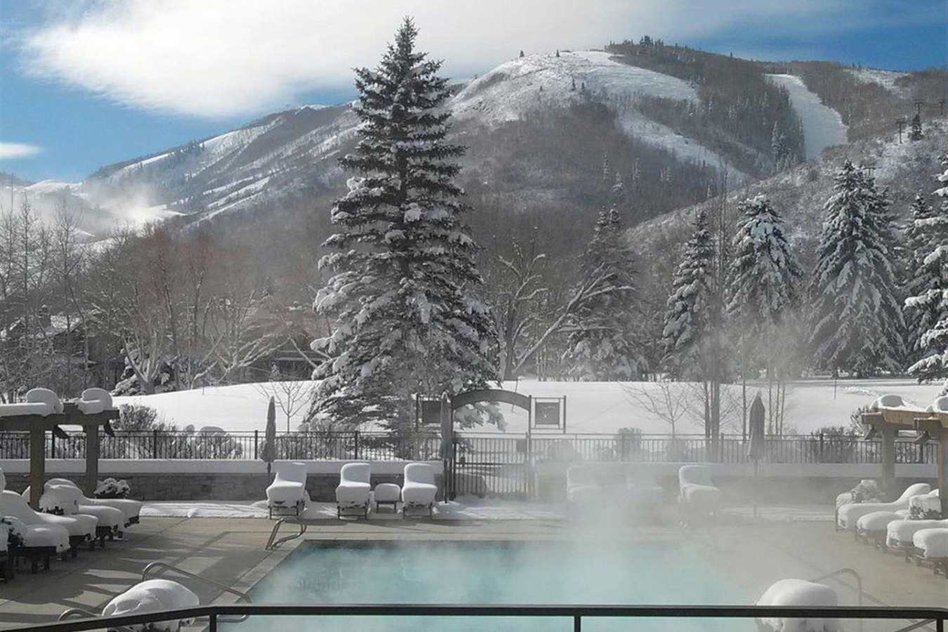 Outdoor pool - Hotel Park City