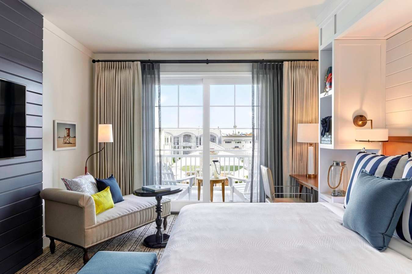 King Guest Room - Balcony