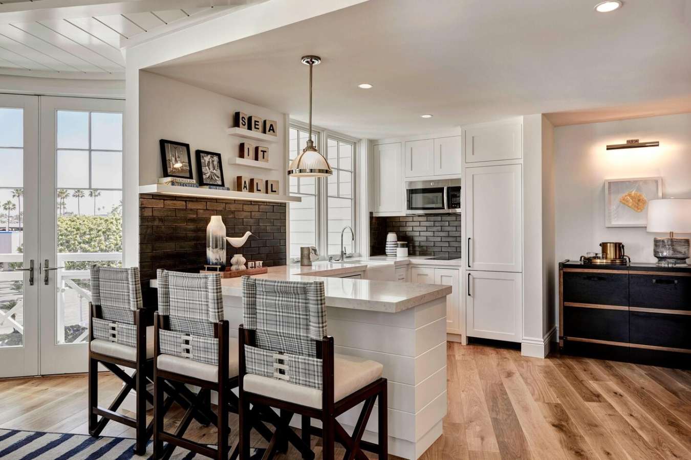 Executive Suite Kitchen