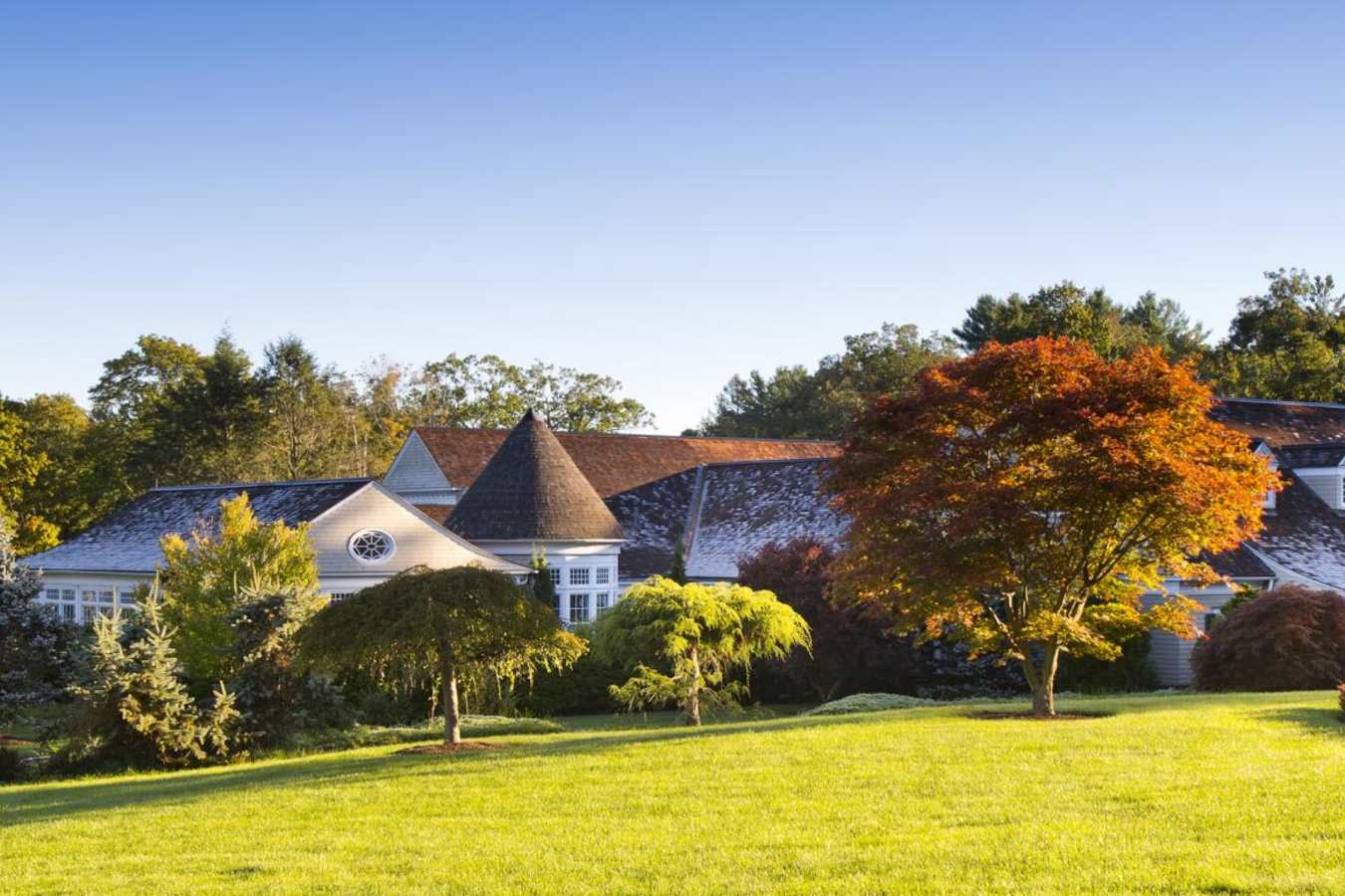 The grounds - The Mayflower Grace