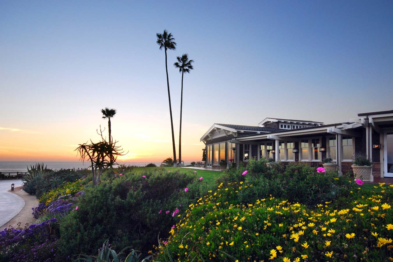 Studio Restaurant Exterior