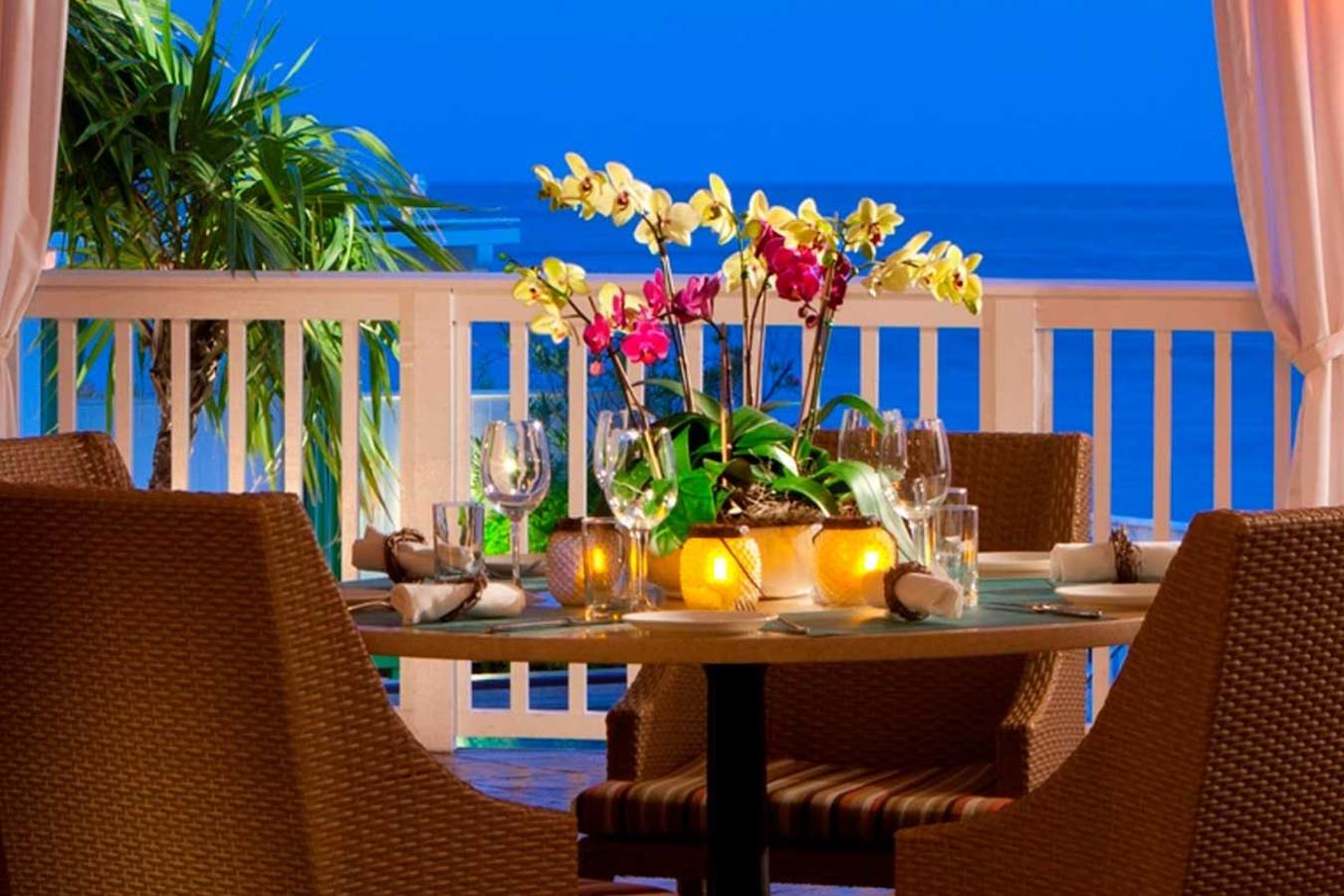 balcony-dining-