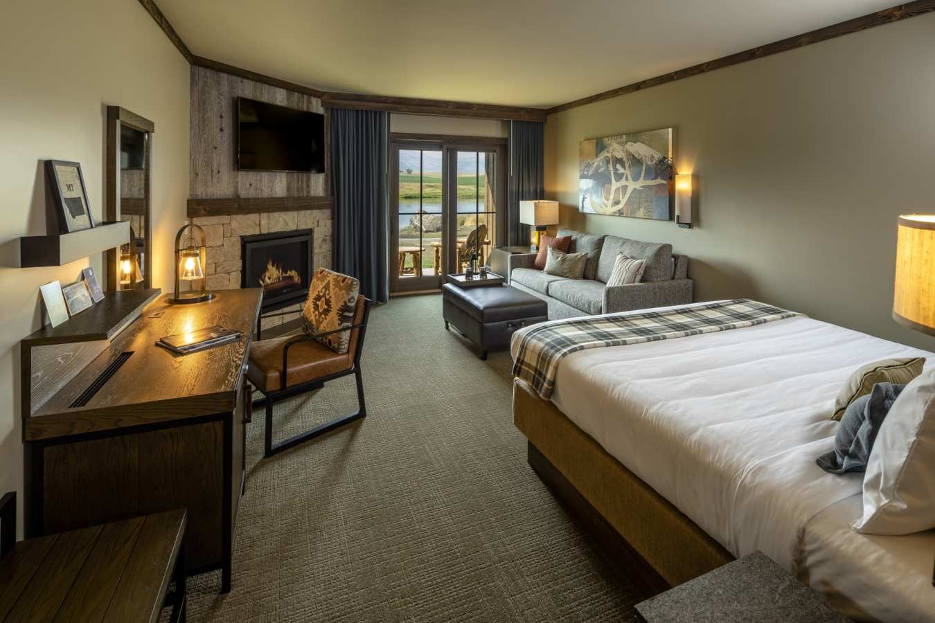 Lodge Deluxe King Room - Sage Lodge