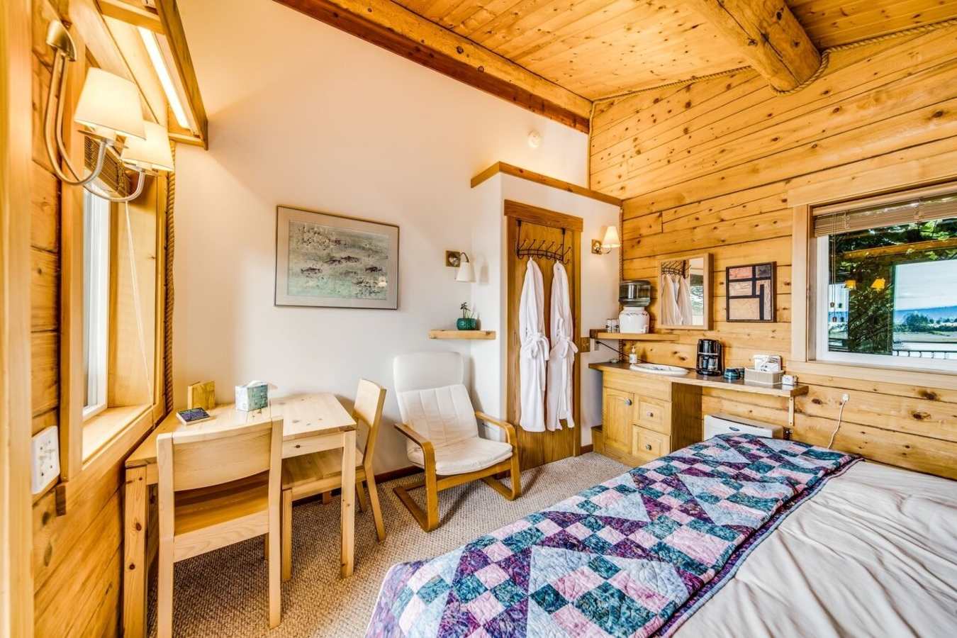 Stillpoint Lodge Cabin amenities