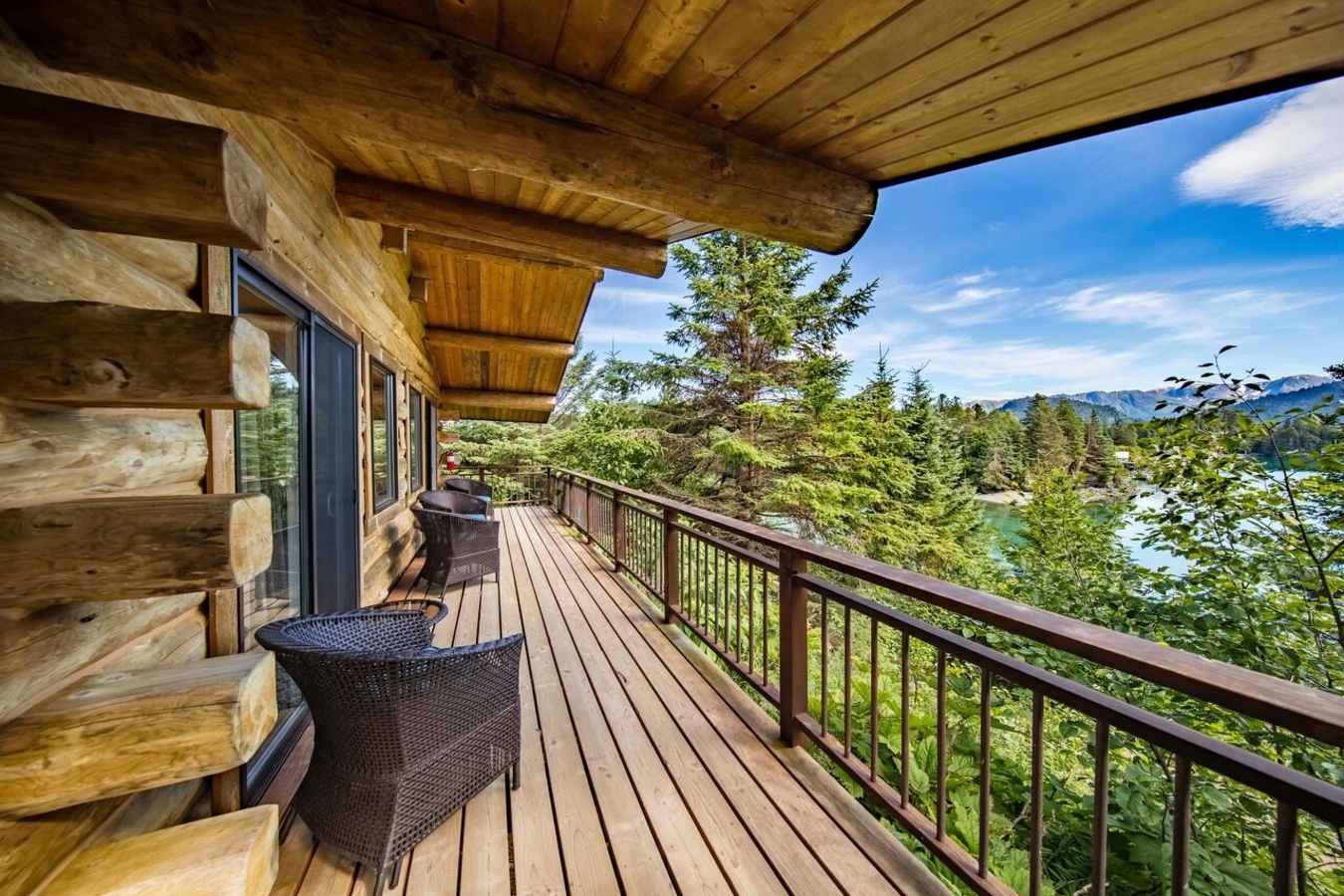 Stillpoint Lodge Cabin deck