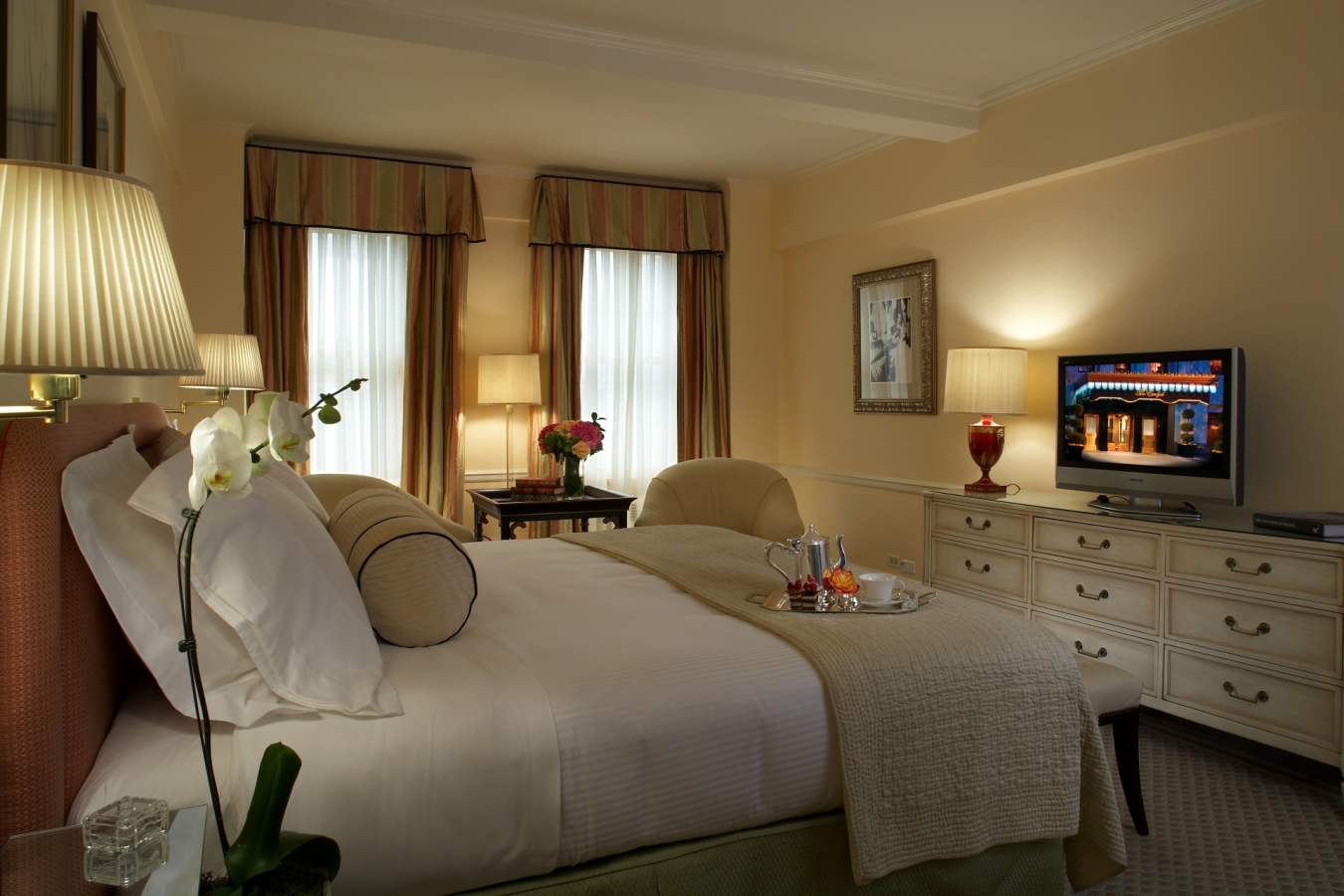 Premier Room - The Carlyle, A Rosewood Hotel