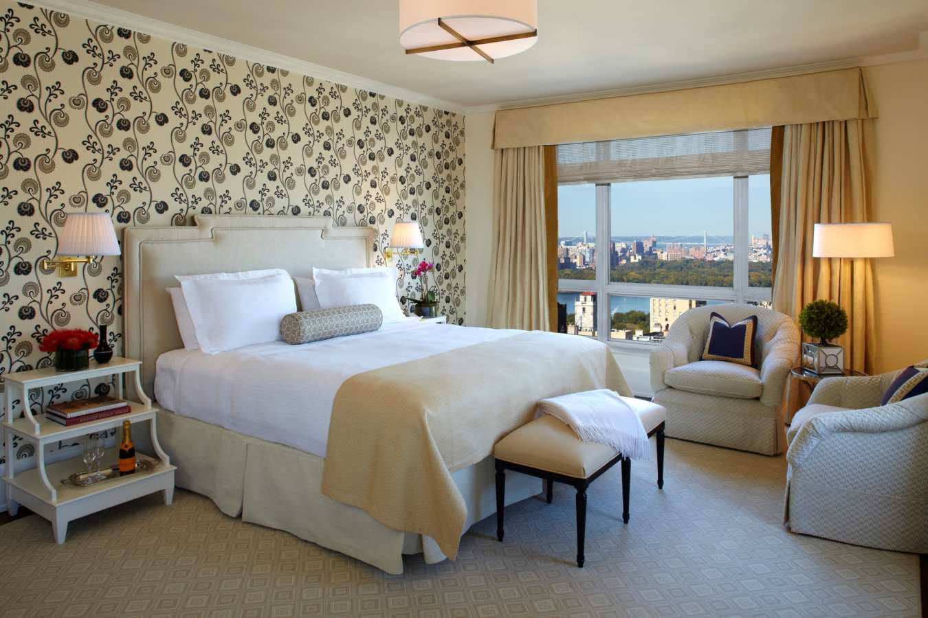 Tower Premium Room - The Carlyle, A Rosewood Hotel