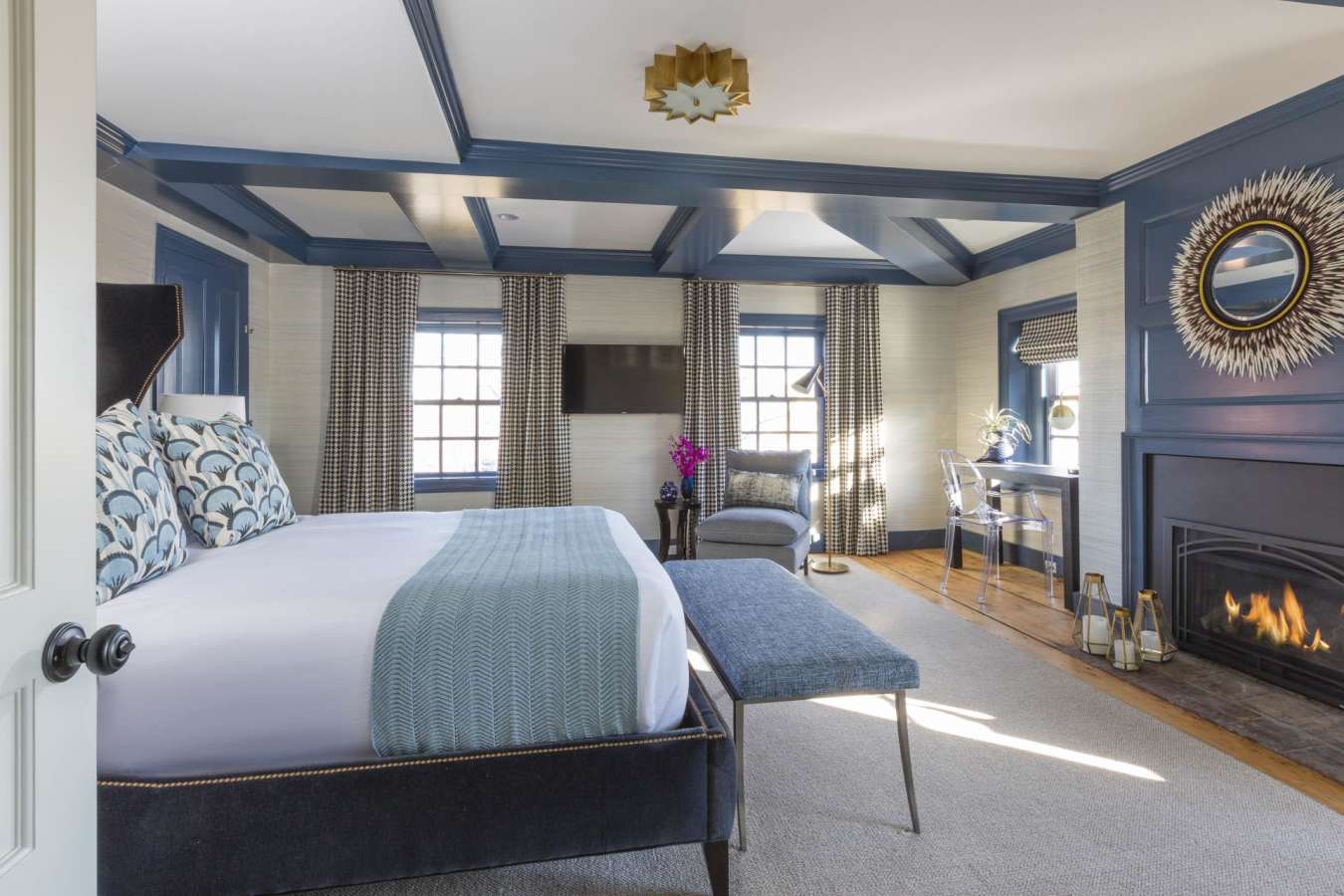 Queen Deluxe - The Merchant