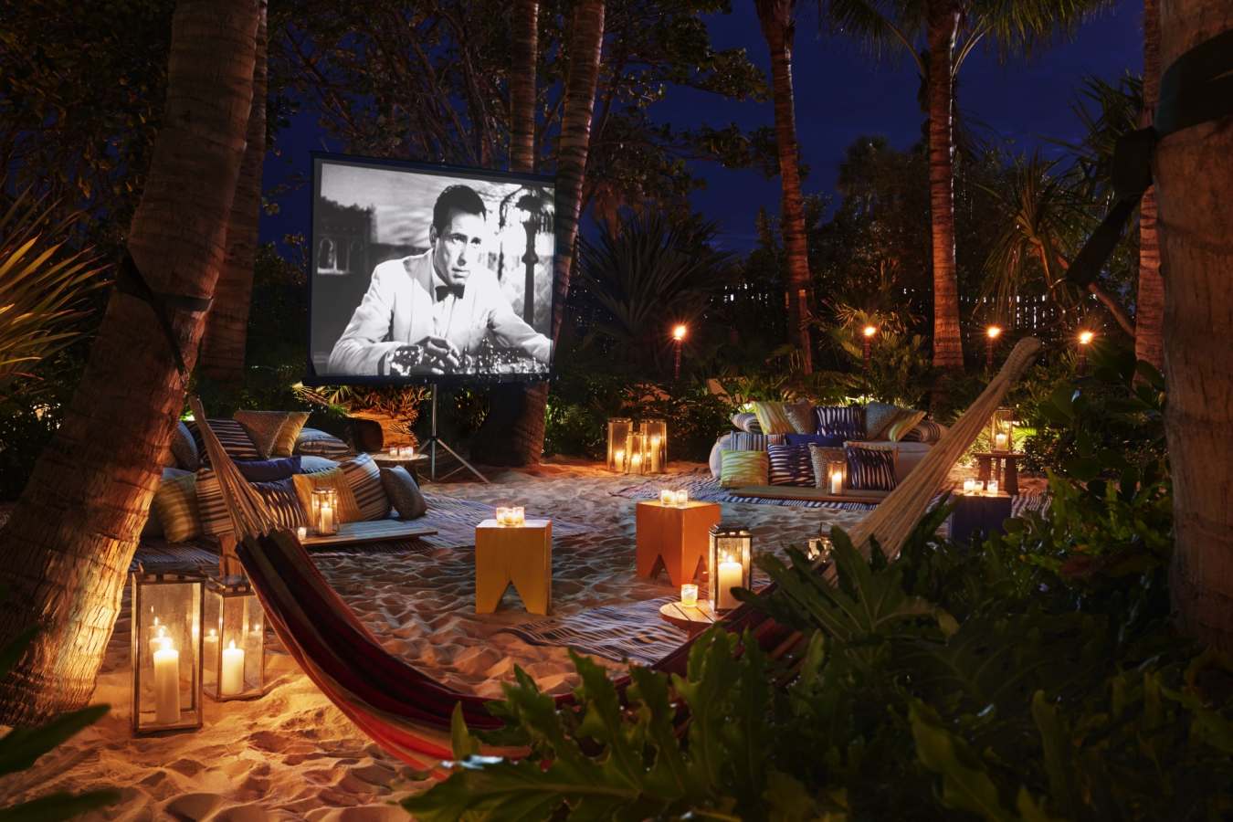Beach cinema - The Edition Miami Beach