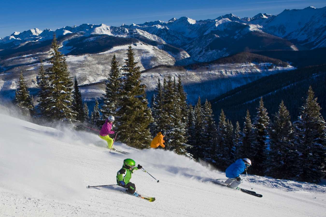 Family skiing in Vail