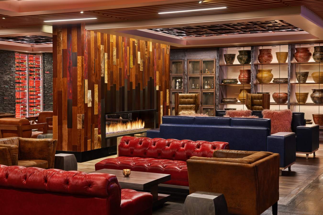 Toro Lounge  