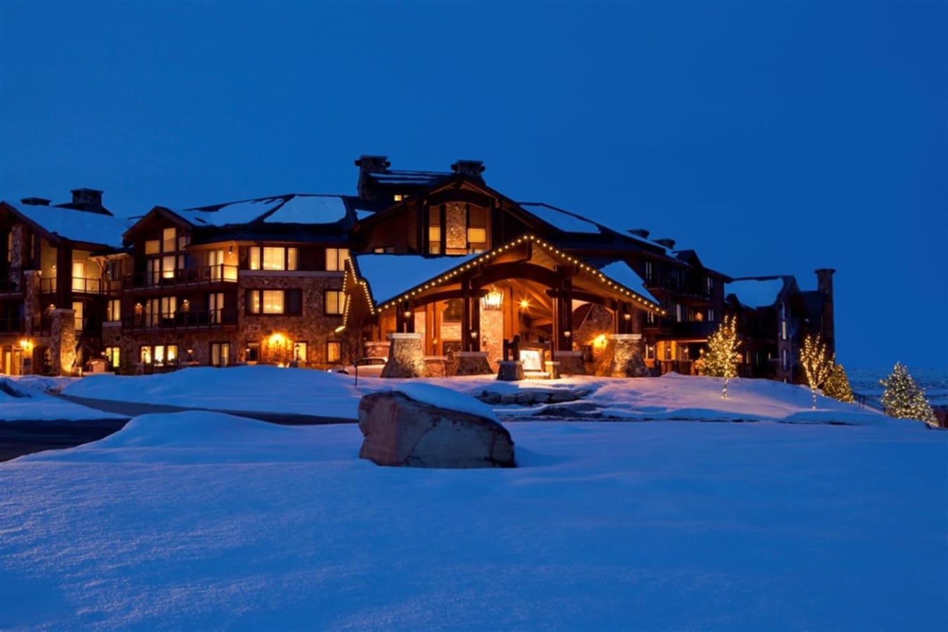 Exterior at dusk - Waldorf Astoria Canyons