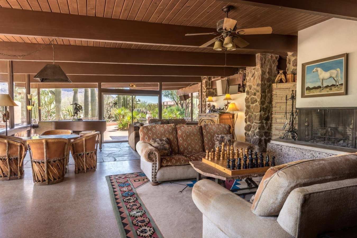 Lounge - White Stallion Ranch