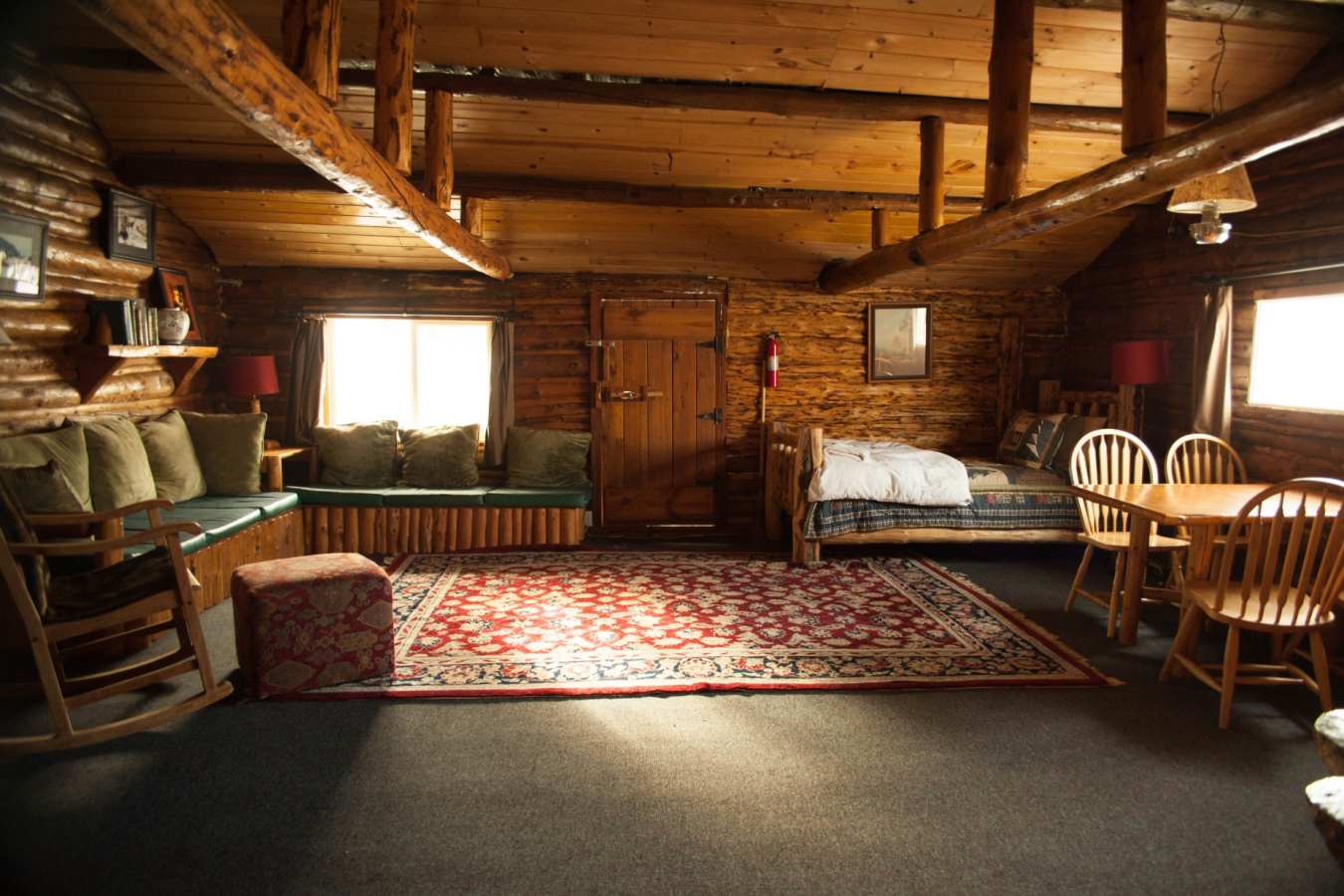 Trapper Interior - Winterlake Lodge
