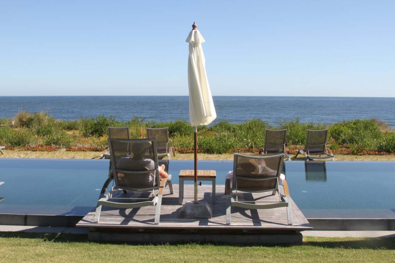 Sun Deck - Bahia Vik