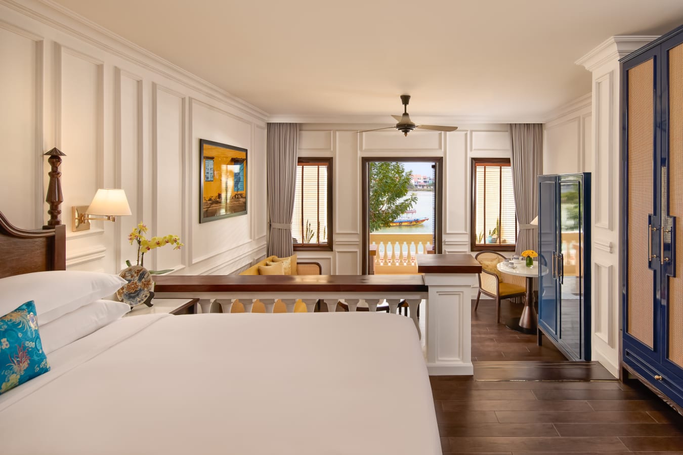 Premier River View Suite 