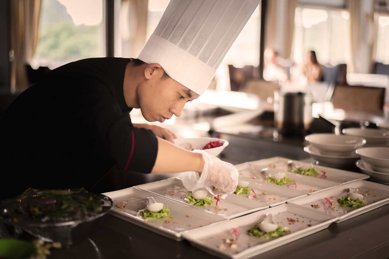 Dining onboard Halong Ginger 