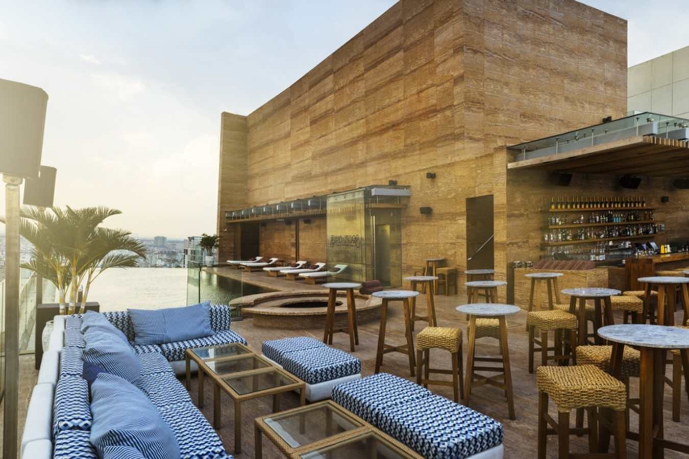 Rooftop Bar & Pool Hotel des Arts - Hotel Des Arts Saigon