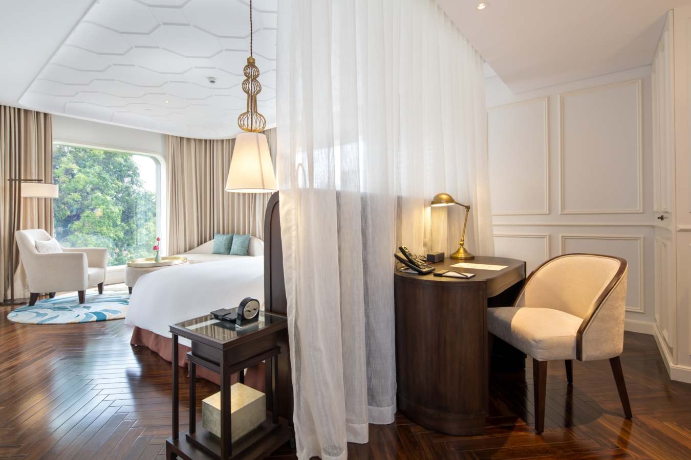 Executive Studio Suite - Hotel Des Arts Saigon