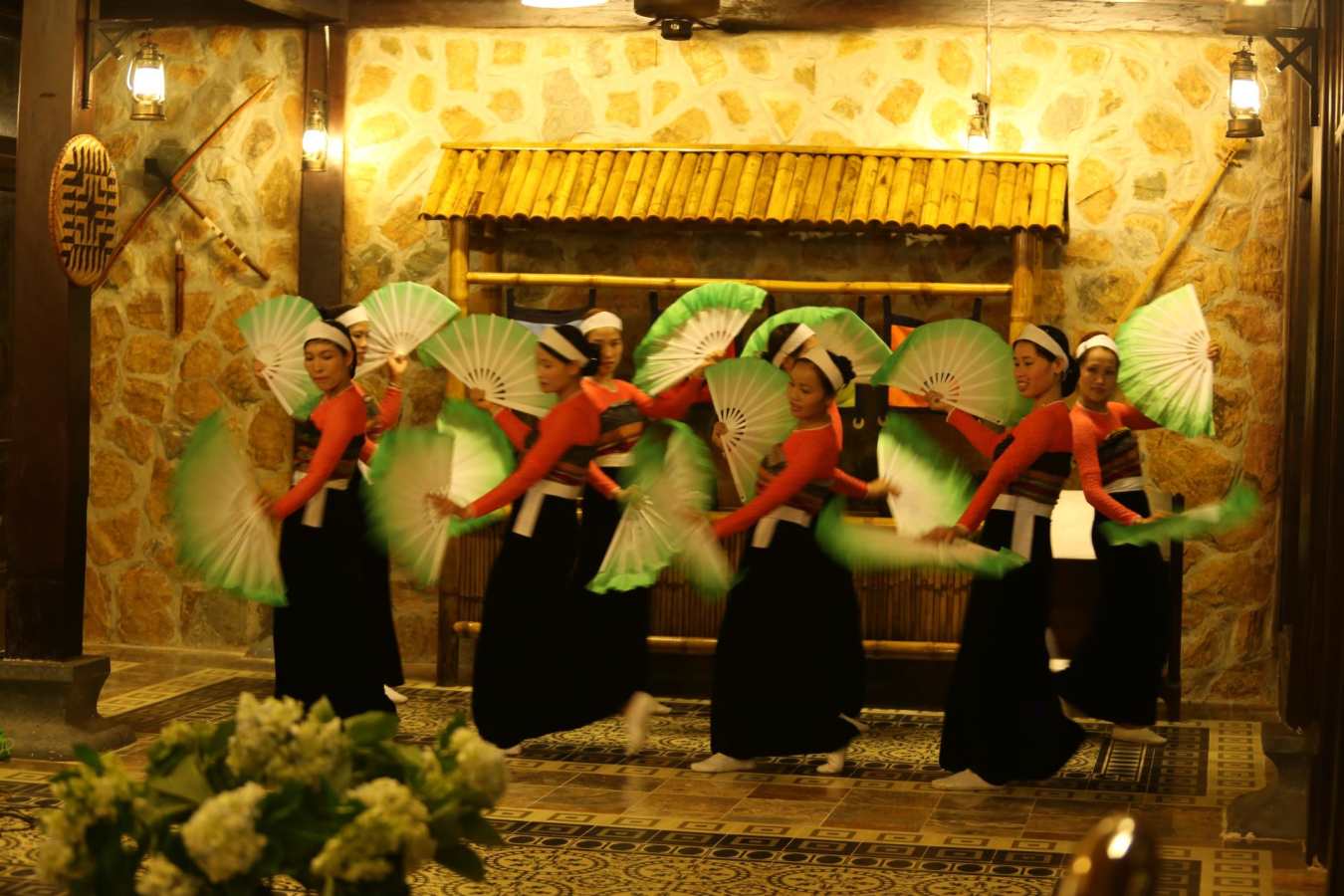 Traditional dance show - Mai Chau Ecolodge