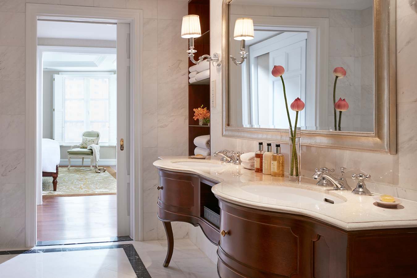 Lam Son Suite Bathroom - Park Hyatt Saigon