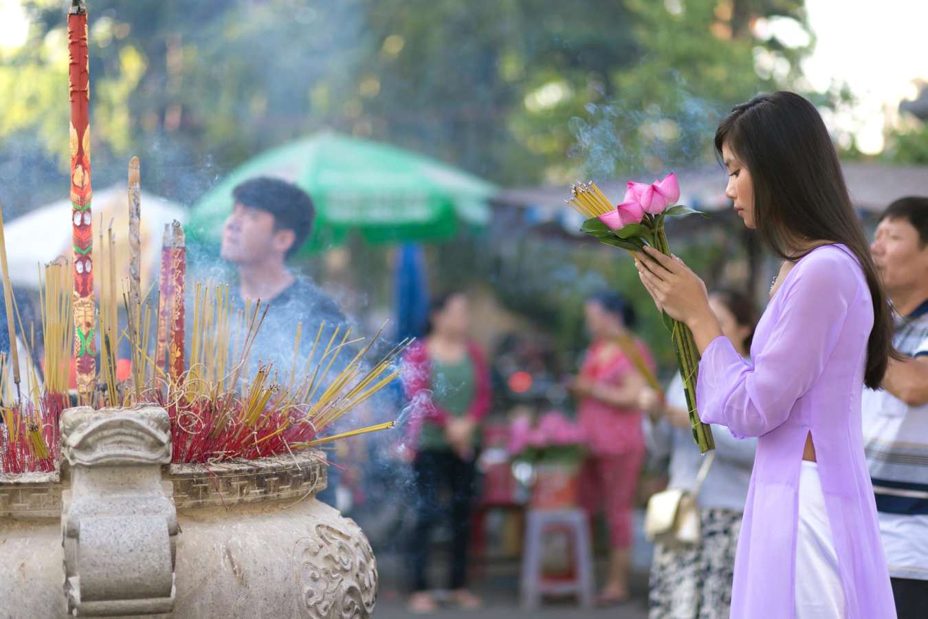 Buddhist offering, Saigon - Treasures of Indochina