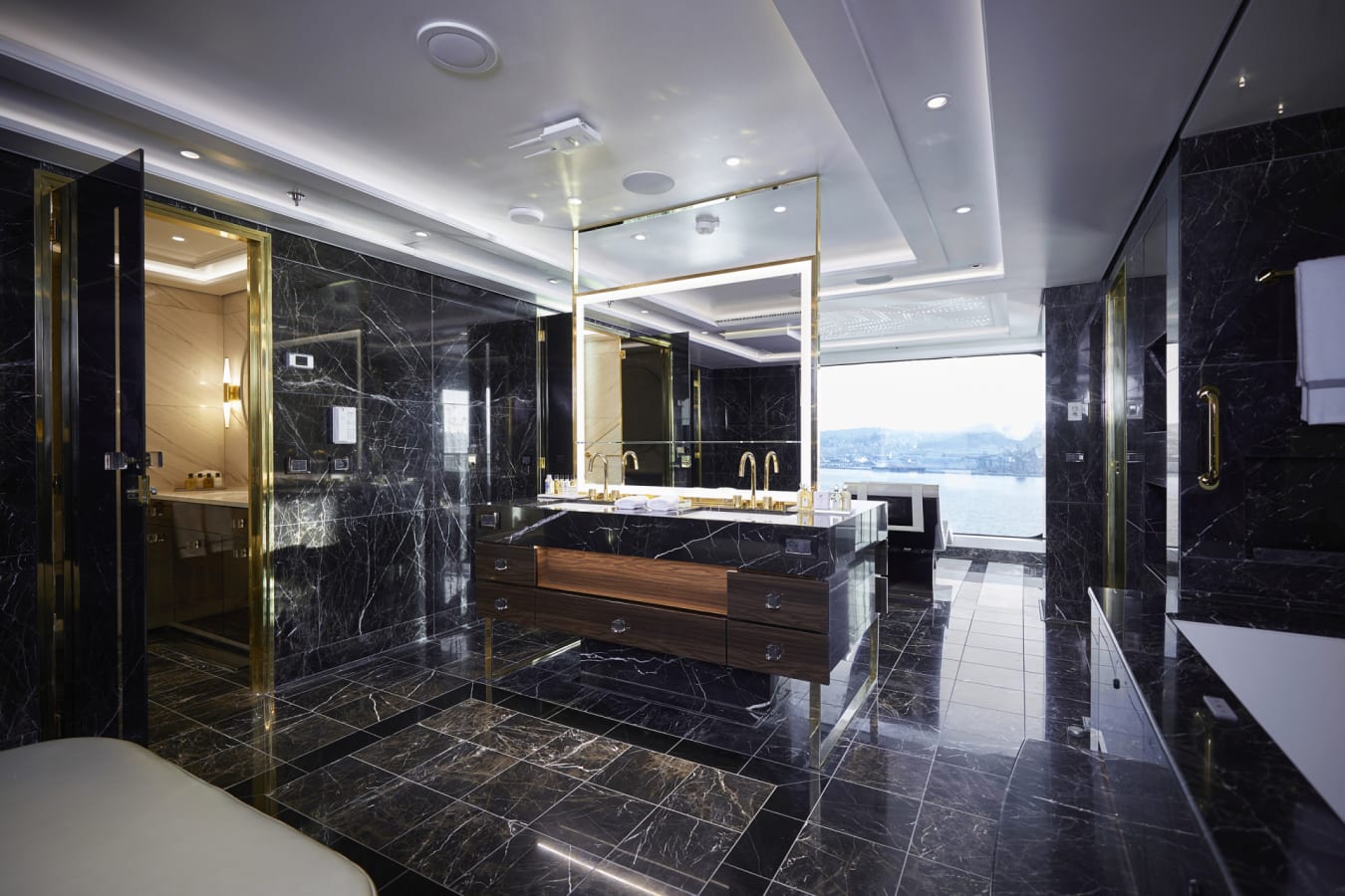 Regent Suite Bathroom
