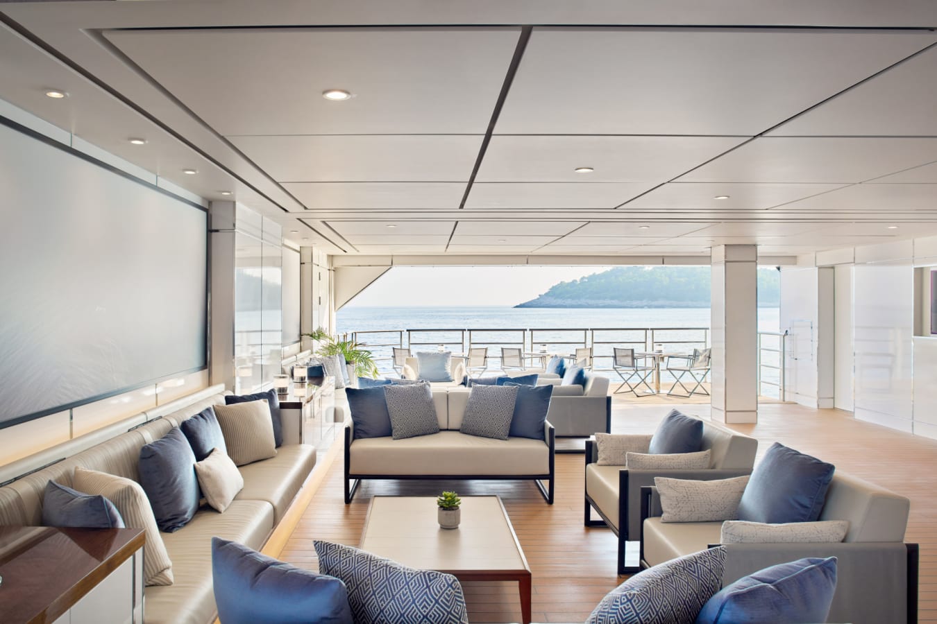 Marina Terrace Lounge 