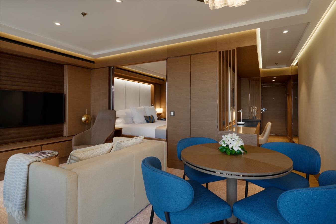 Signature Suite Large 