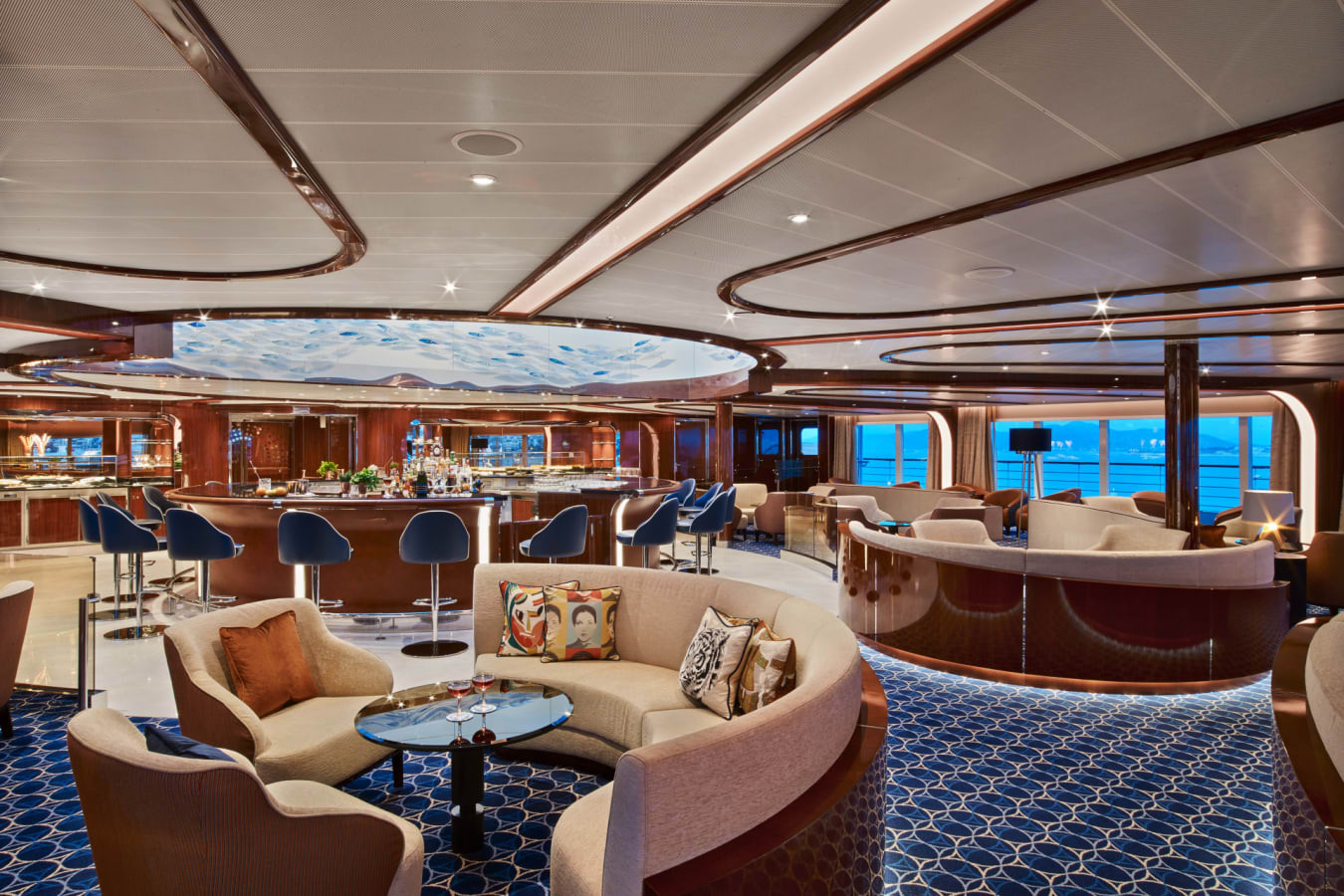 Lounge Area and Bar
