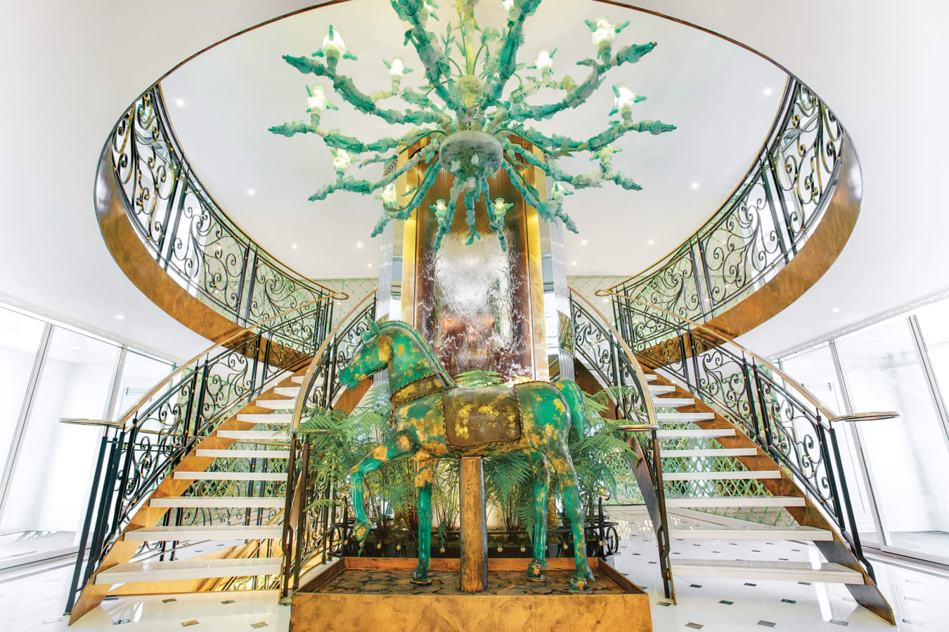 -Lobby