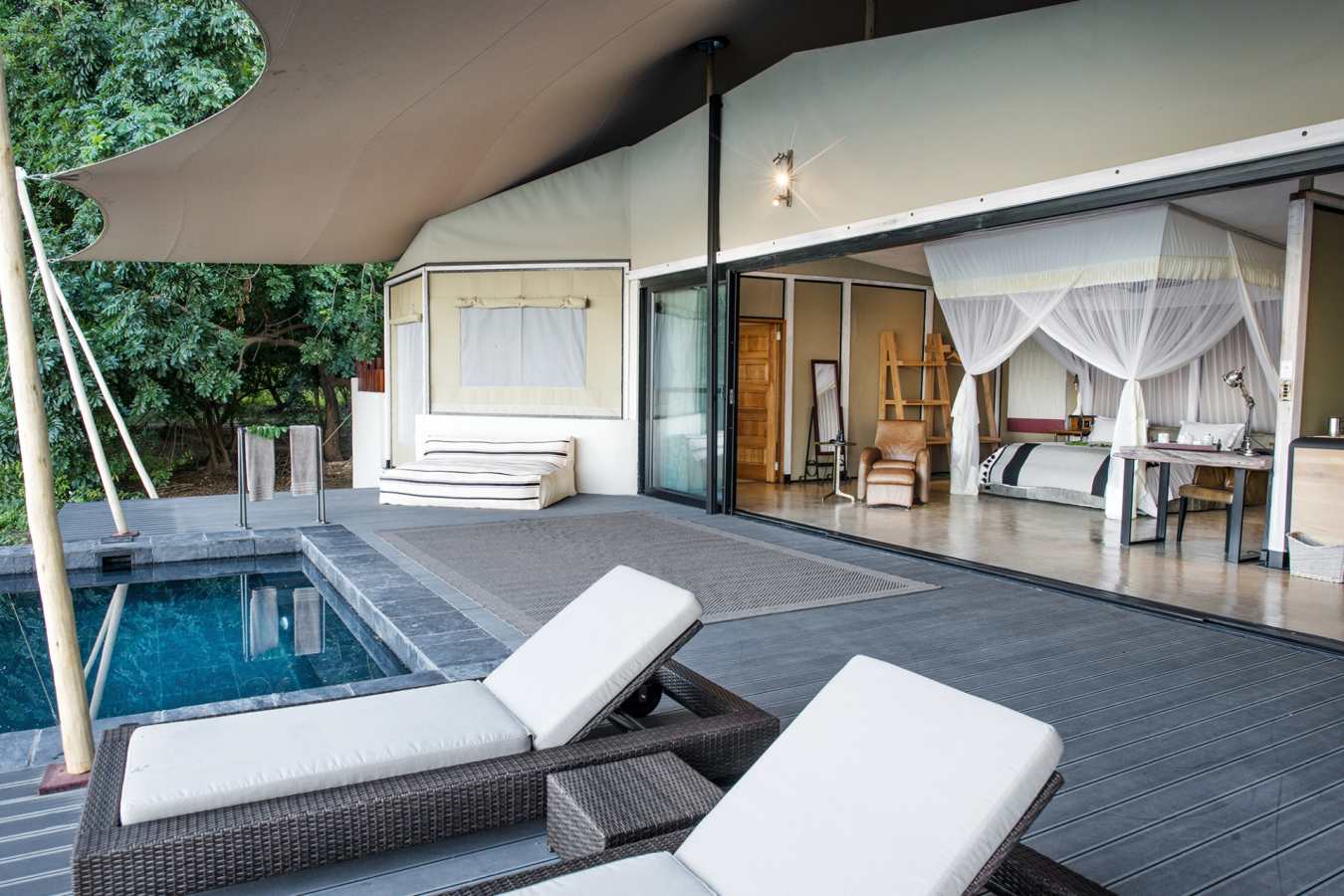 Luxury suite plunge pool