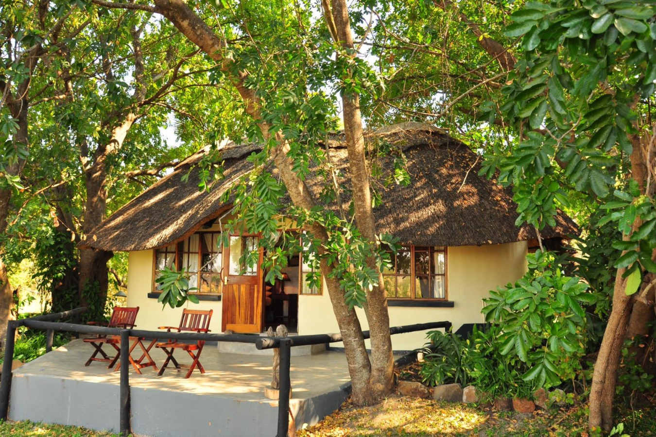 Weaver Cottage - Waterberry Zambezi Lodge
