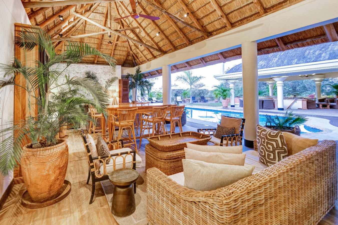 Pool lounge