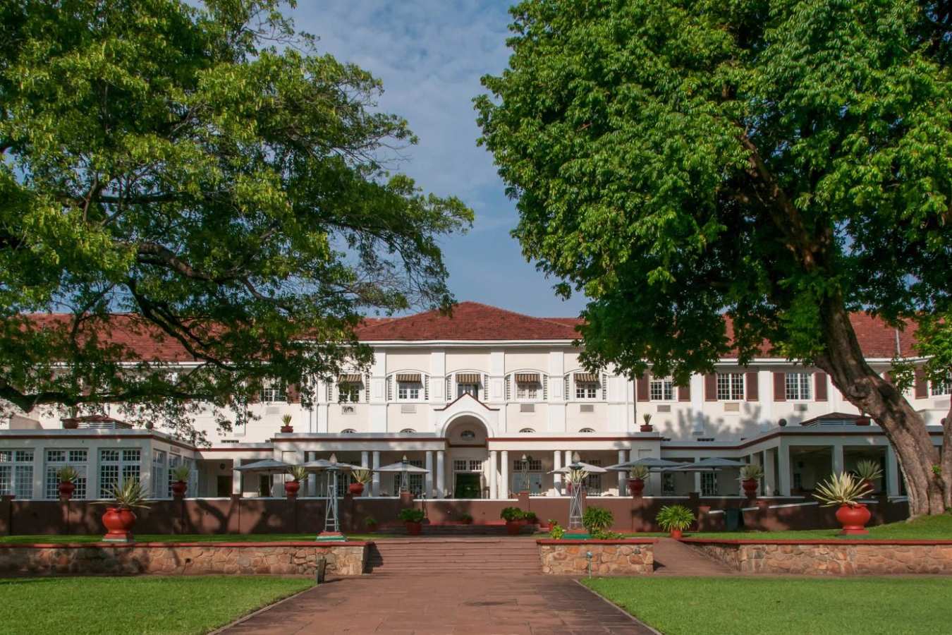 Facade   - Victoria Falls Hotel