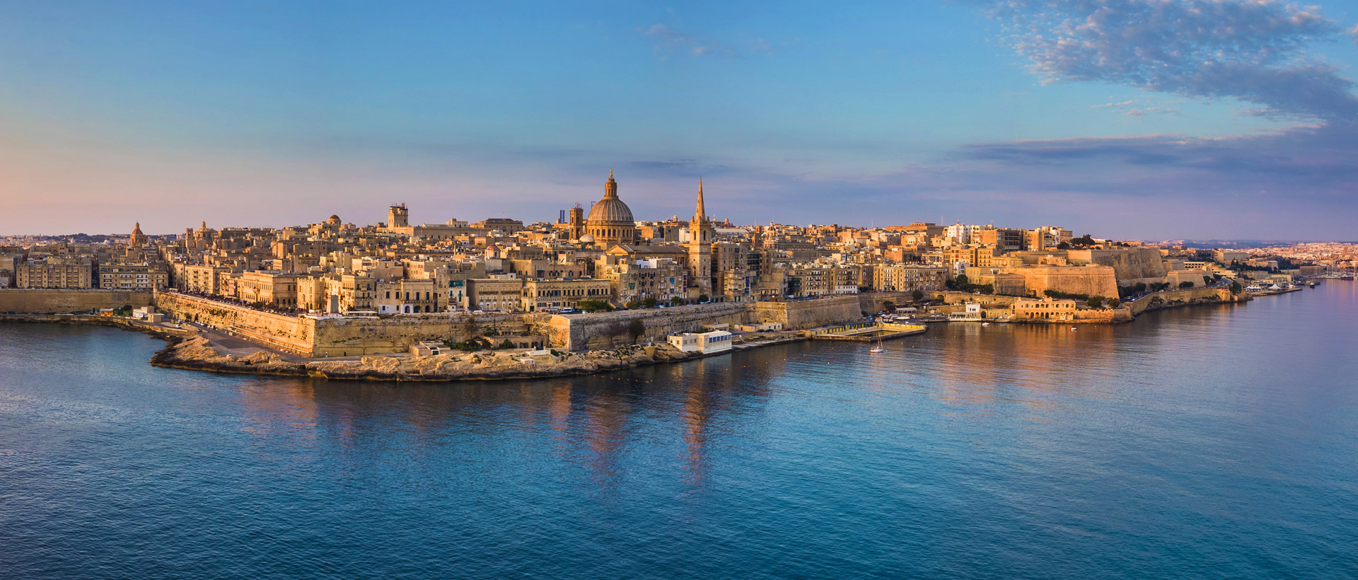 Valletta Travel Guide Book: An Insider's Guide (2023)