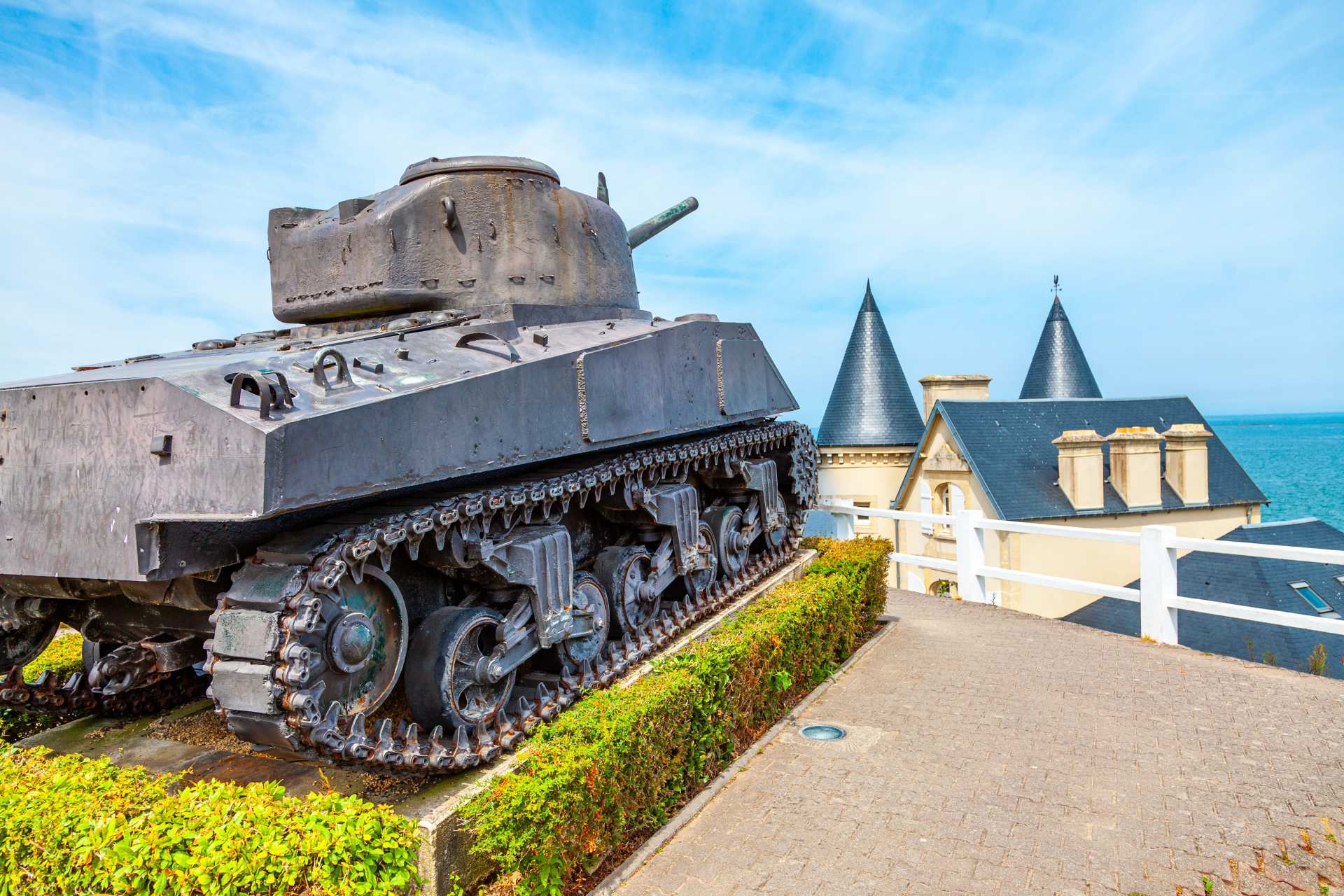 Focus: Paris & WWII Normandy 
