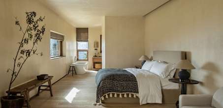 Sunyata Hotel Meili