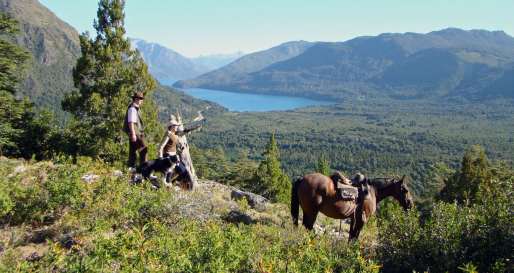 Horse riding Peuman Hue  