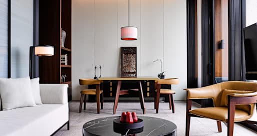Deluxe Suite 
