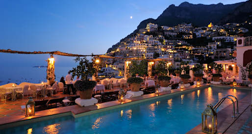 Pool at night - Le Sirenuse