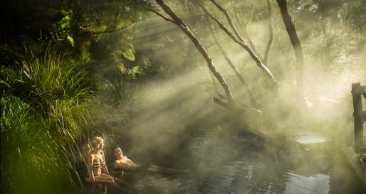 Solitaire Lodge - Visit the Tarawera Thermal Springs