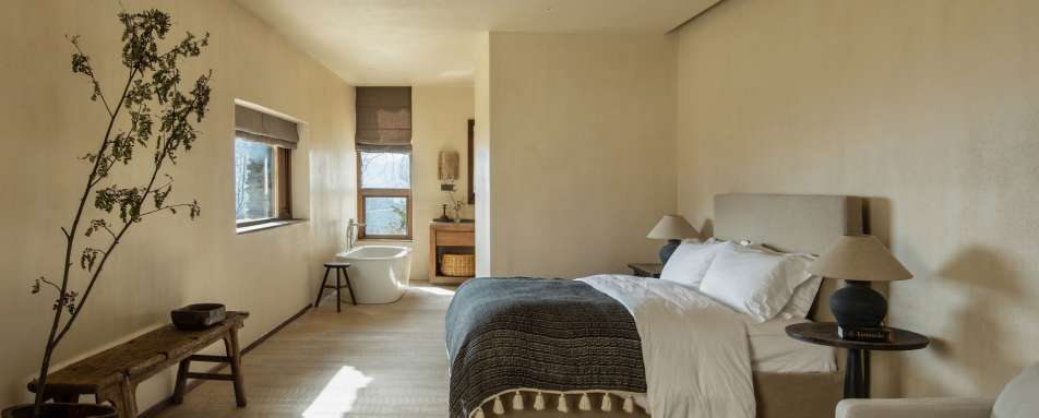 Snow Mountain View Room 