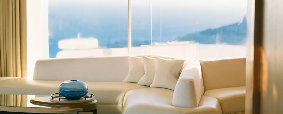 Crystal room 