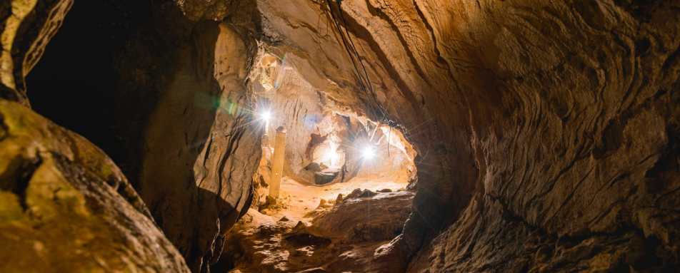 Lava tunnel caving