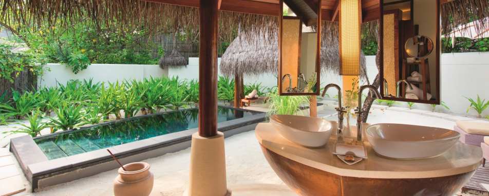 Family Villa bathroom - Constance Halaveli Resort