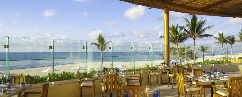Beach club dining