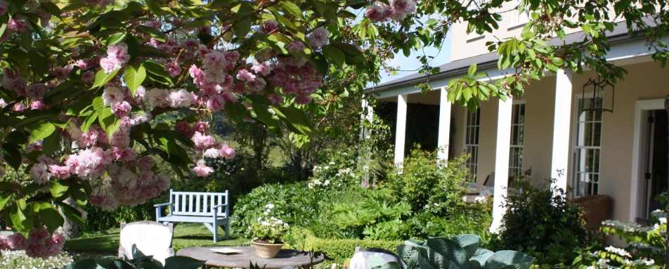 Breakfast in the Garden - Edenhouse